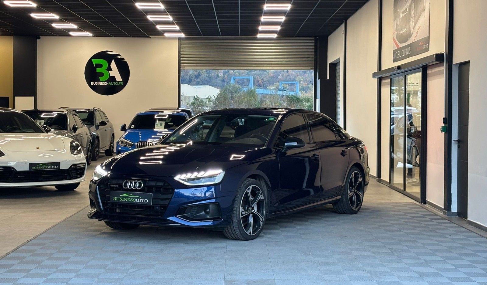 AUDI A4 40 TDI 204cv S tronic 7 Quattro Avus / GPS / Drive Select / Toit Ouvrant / Camera / Sièges Chauffants Ventilés / B&O