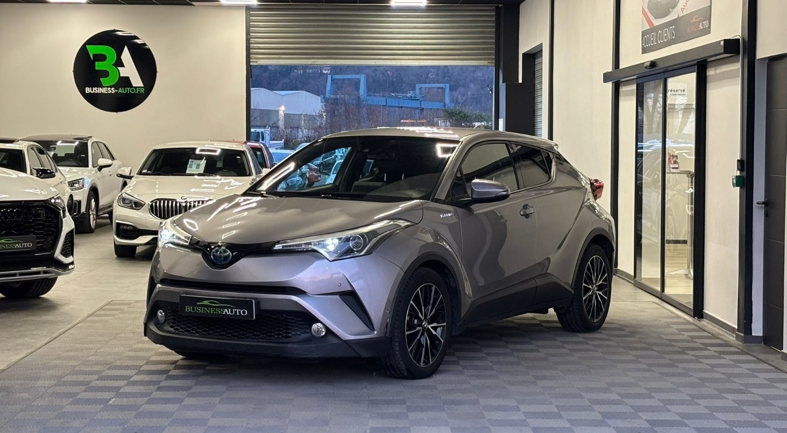 TOYOTA C-HR HYBRIDE 122h Graphic / GPS / Camera / Attelage