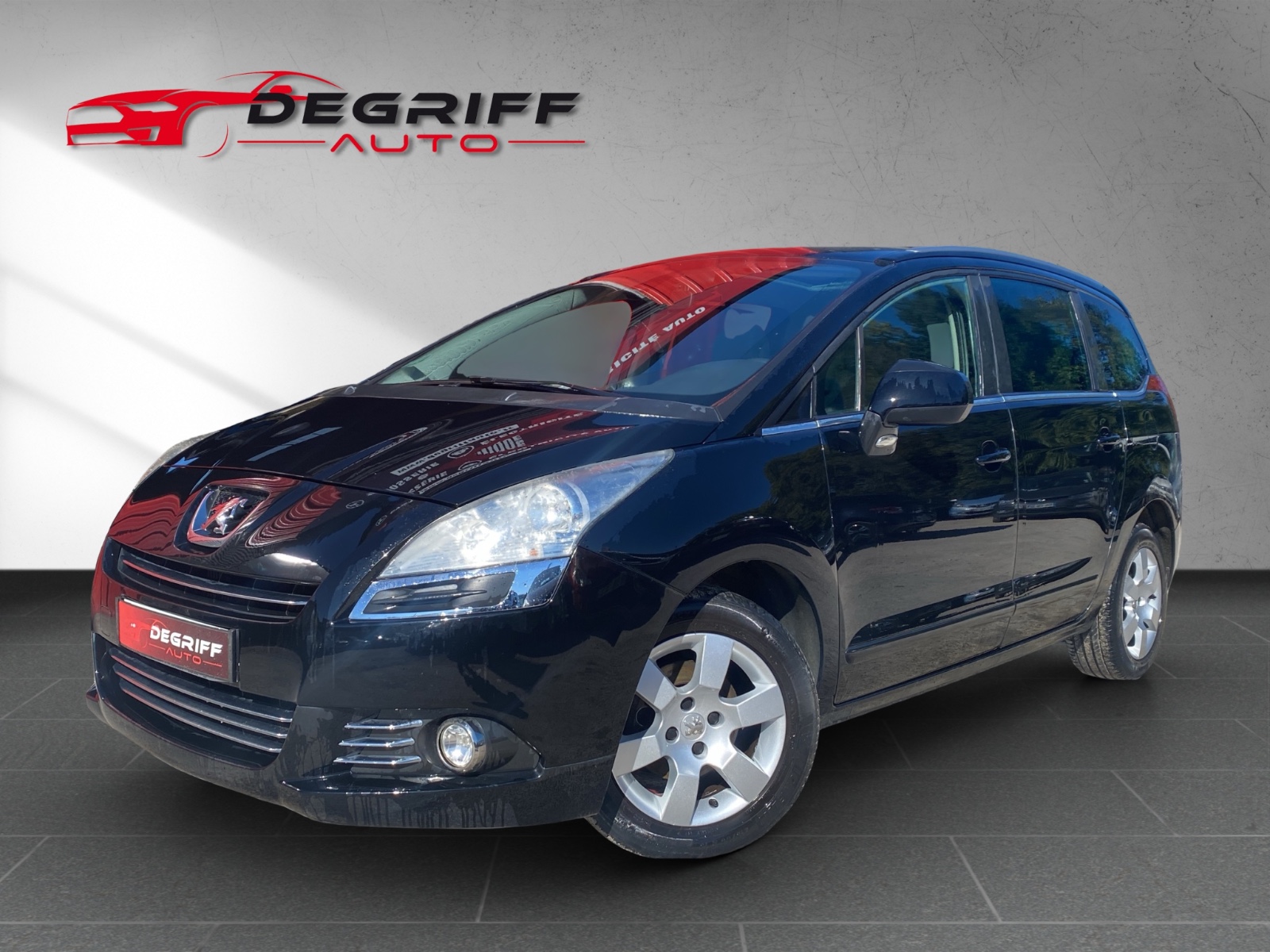 PEUGEOT 5008 1.6 HDi 115ch FAP BVM6 Style 7pl