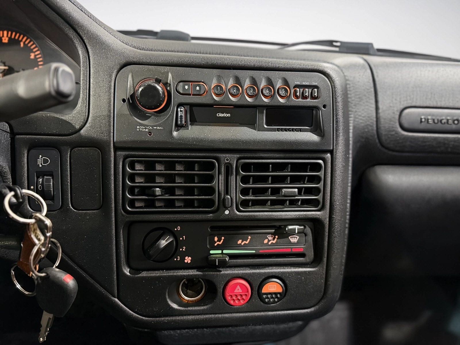 Peugeot 106 1998 photo 11