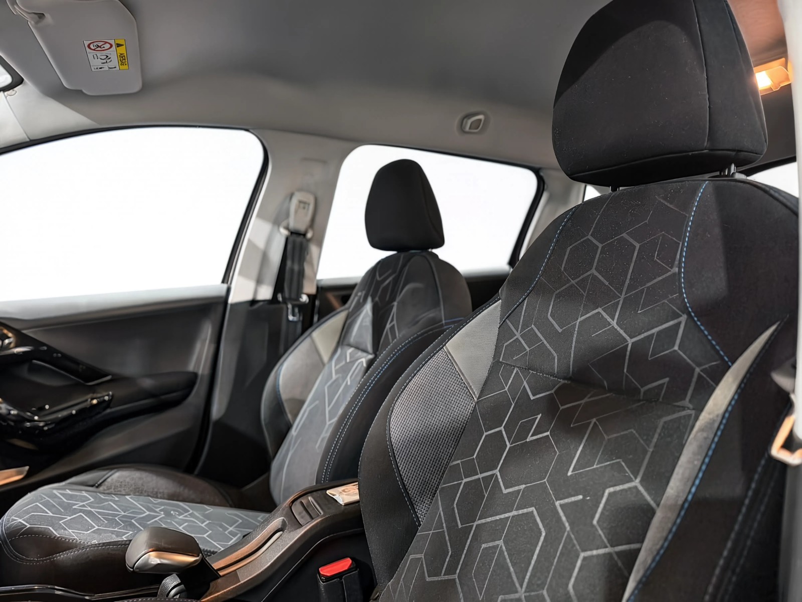 Peugeot 2008 2019 photo 14