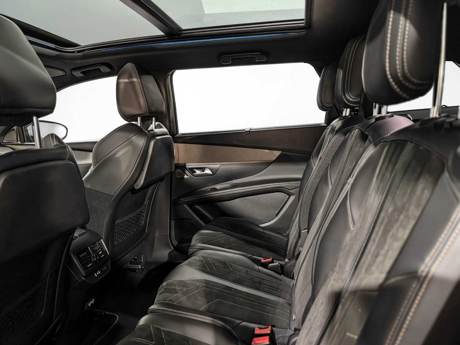 Peugeot 5008 2022 photo 11