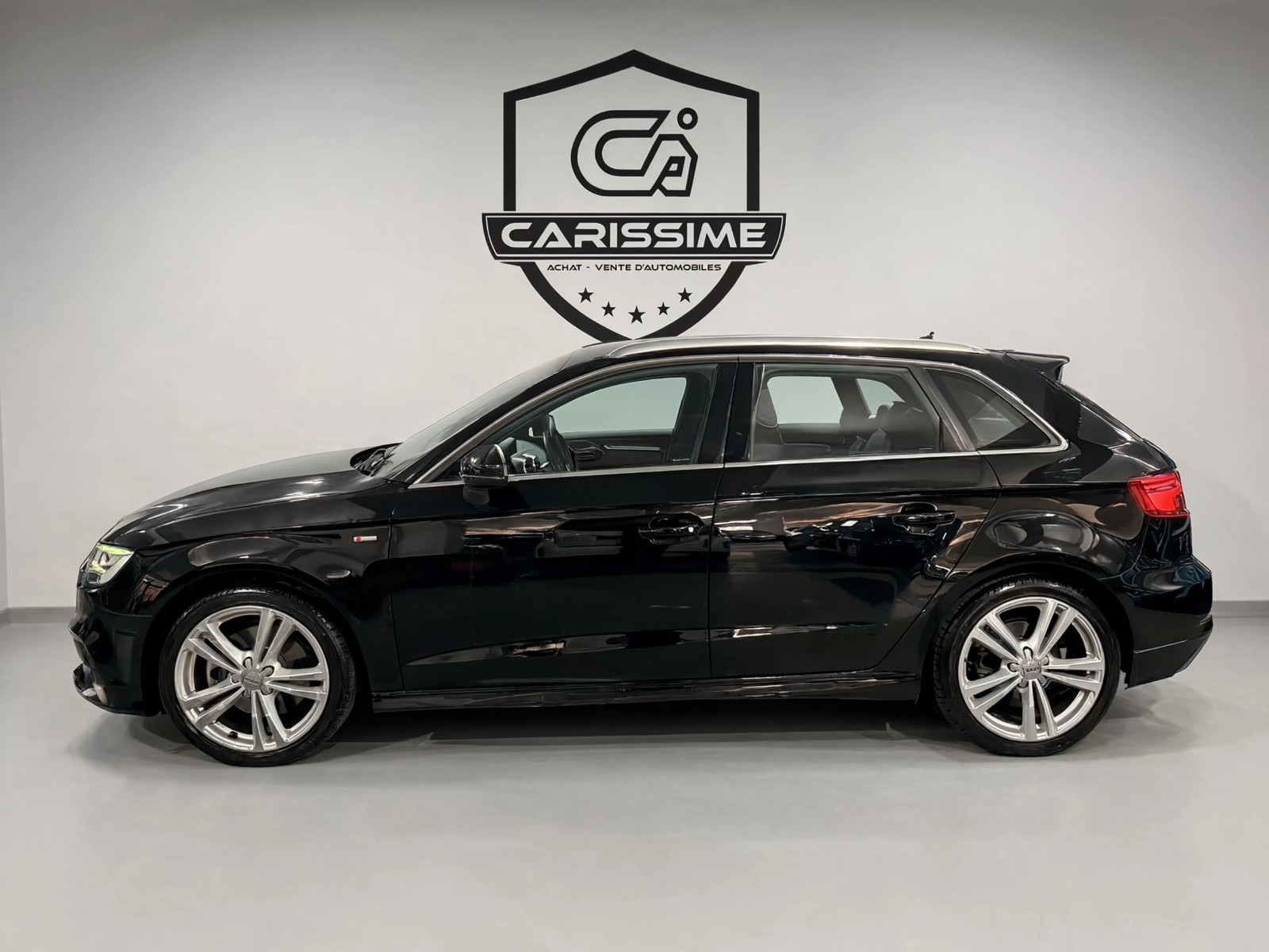 Audi A3 Sportback 2020 vue arrière ou latérale