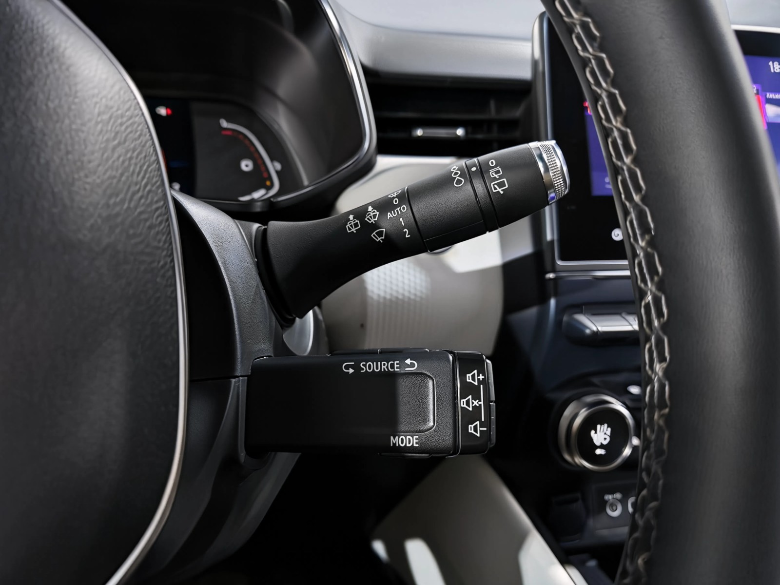 Renault Clio V 2020 photo 15