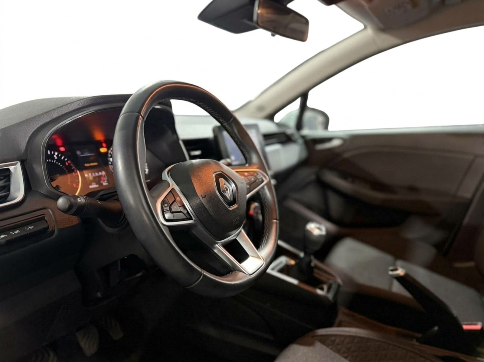Renault Clio V 2022 photo 11