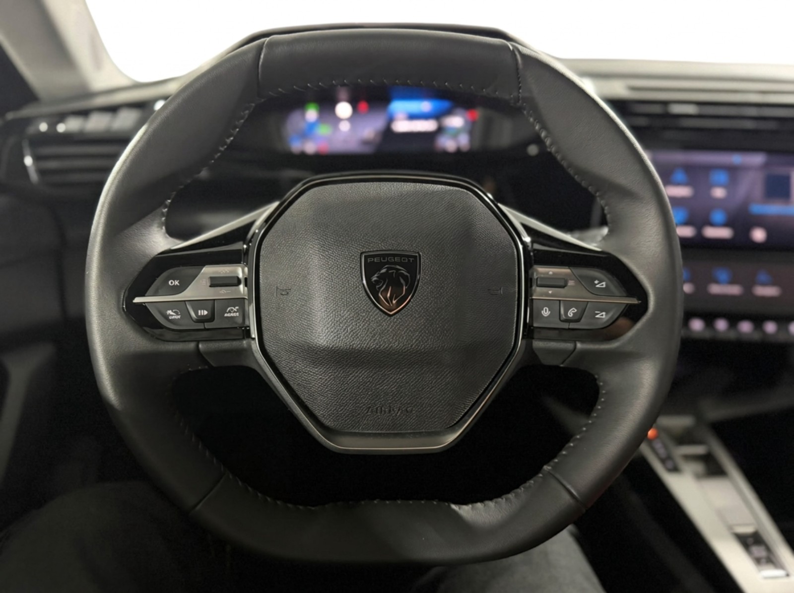 Peugeot 408 2024 habitacle