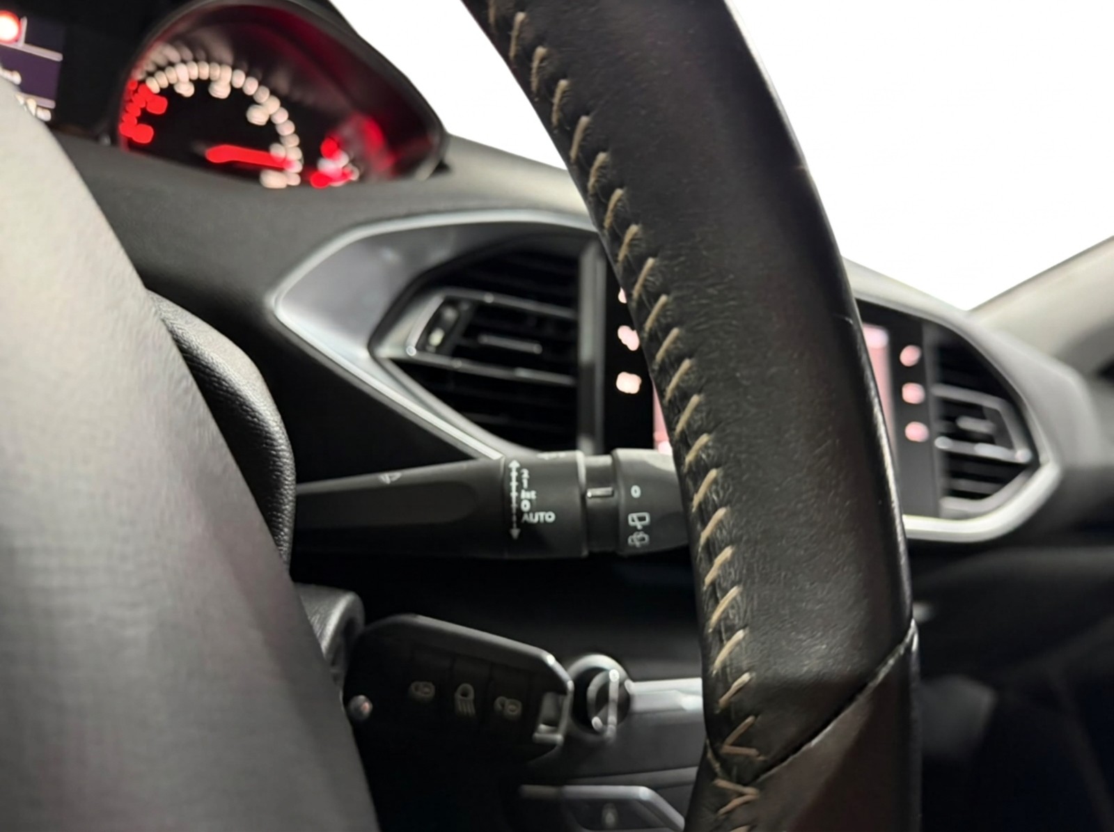 Peugeot 308 2018 photo 14