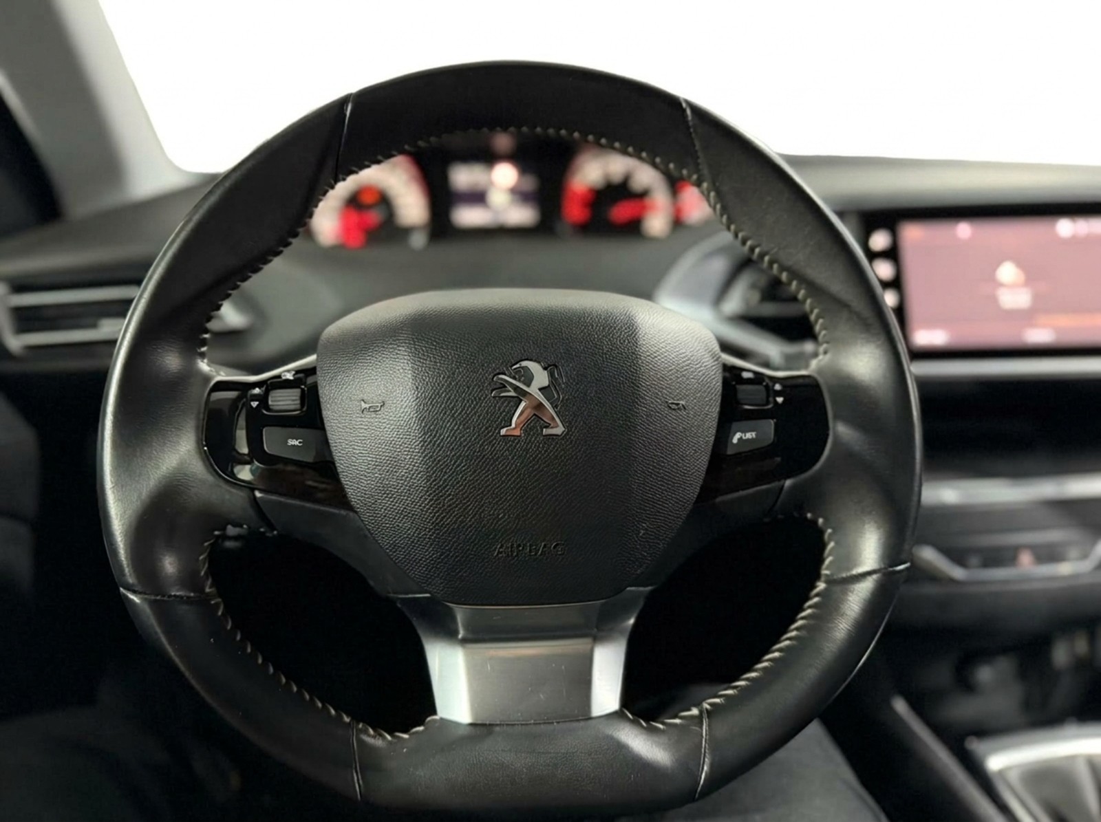 Peugeot 308 2018 photo 12
