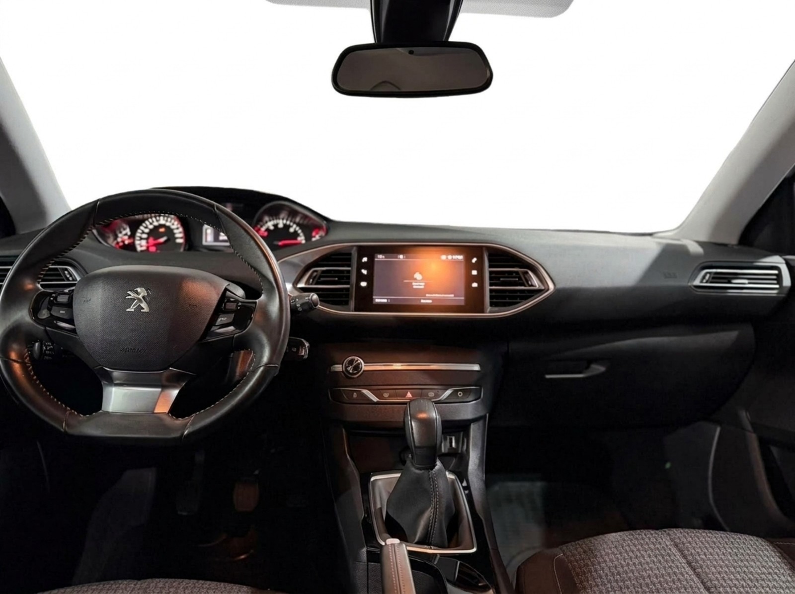 Peugeot 308 2018 photo 11