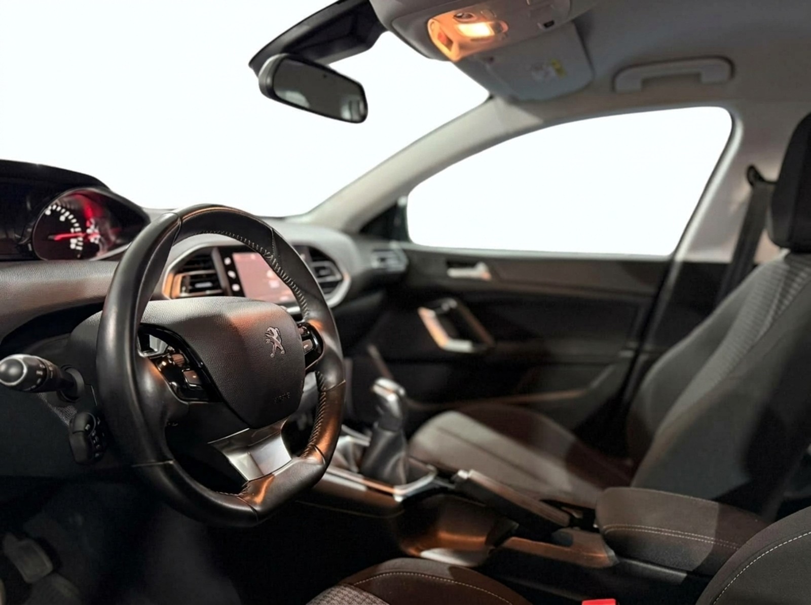Peugeot 308 2018 photo 9