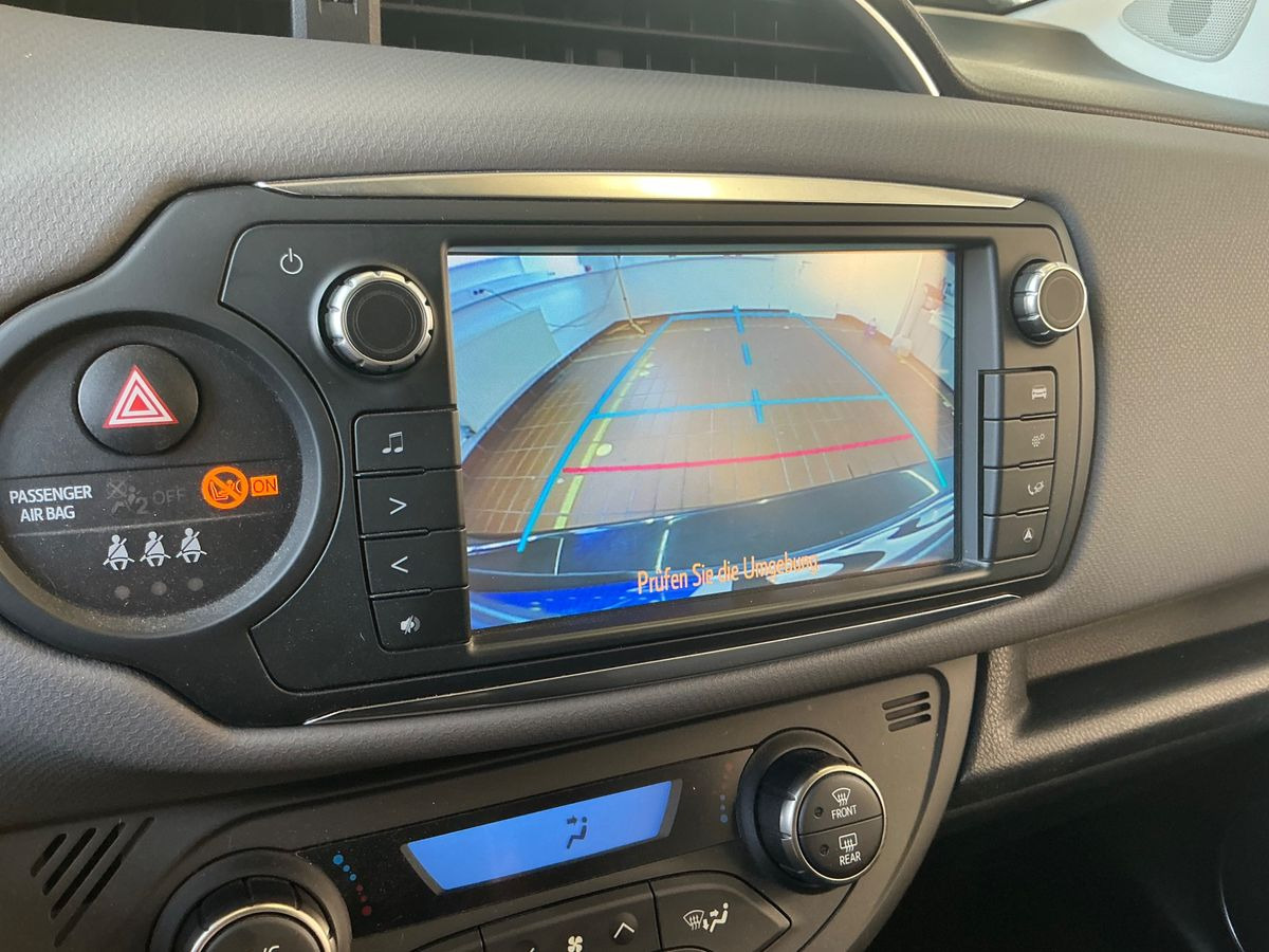 Toyota Yaris 2016 photo 9