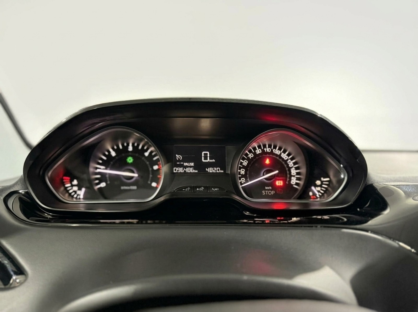 Peugeot 208 2016 photo 19