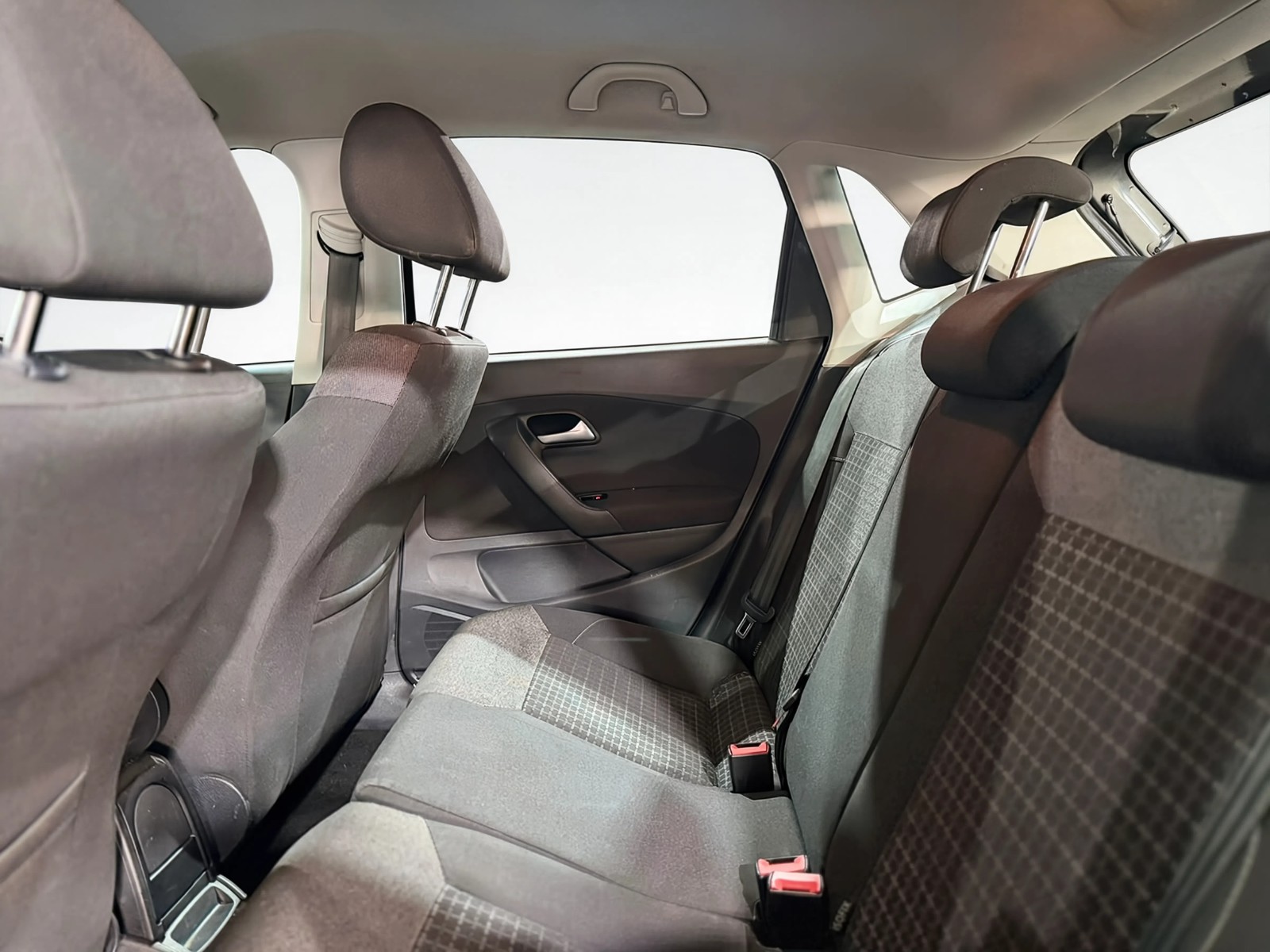Volkswagen Polo 2015 photo 13