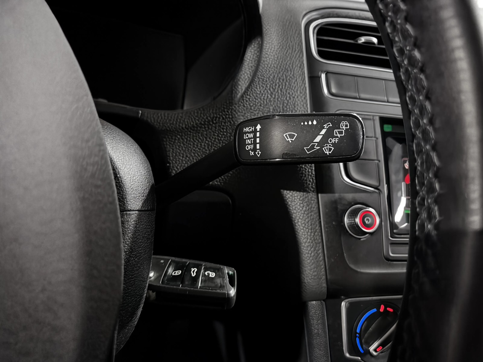 Volkswagen Polo 2015 photo 10