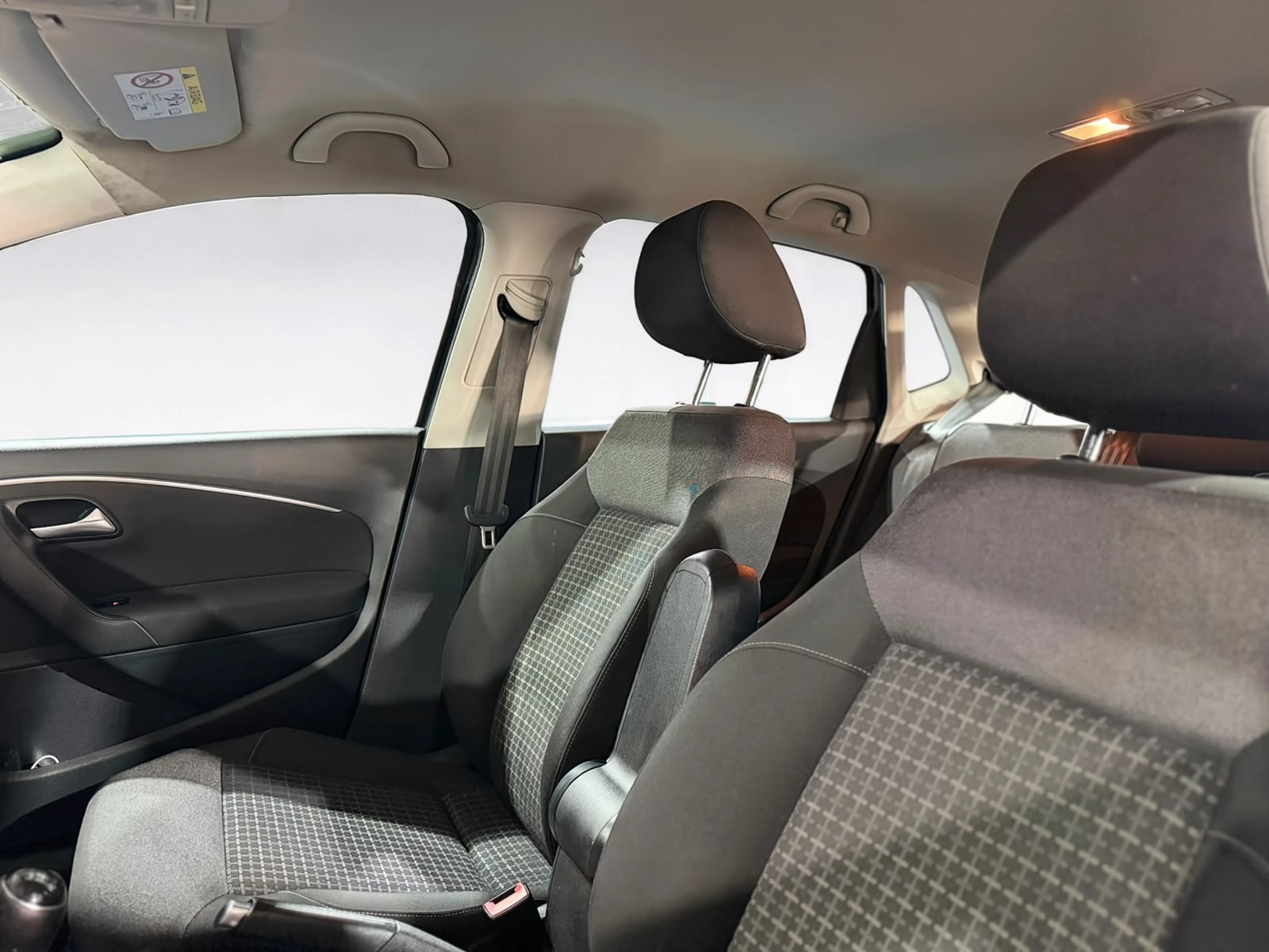 Volkswagen Polo 2015 photo 14
