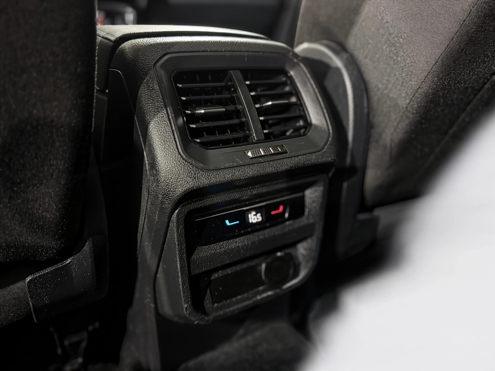 Volkswagen Tiguan 2023 photo 12