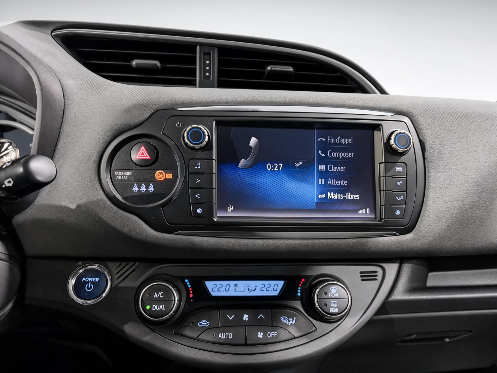Toyota Yaris 2015 photo 11
