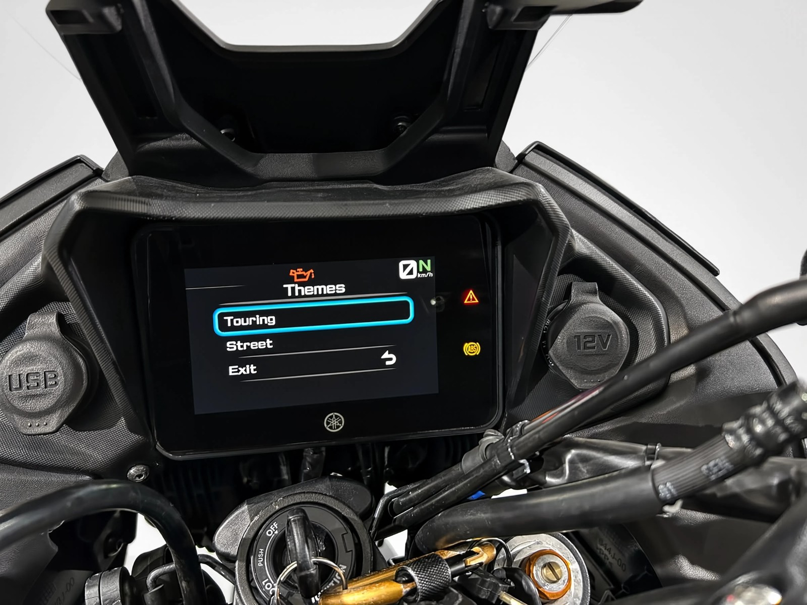 Yamaha Tracer 2024 détail intérieur