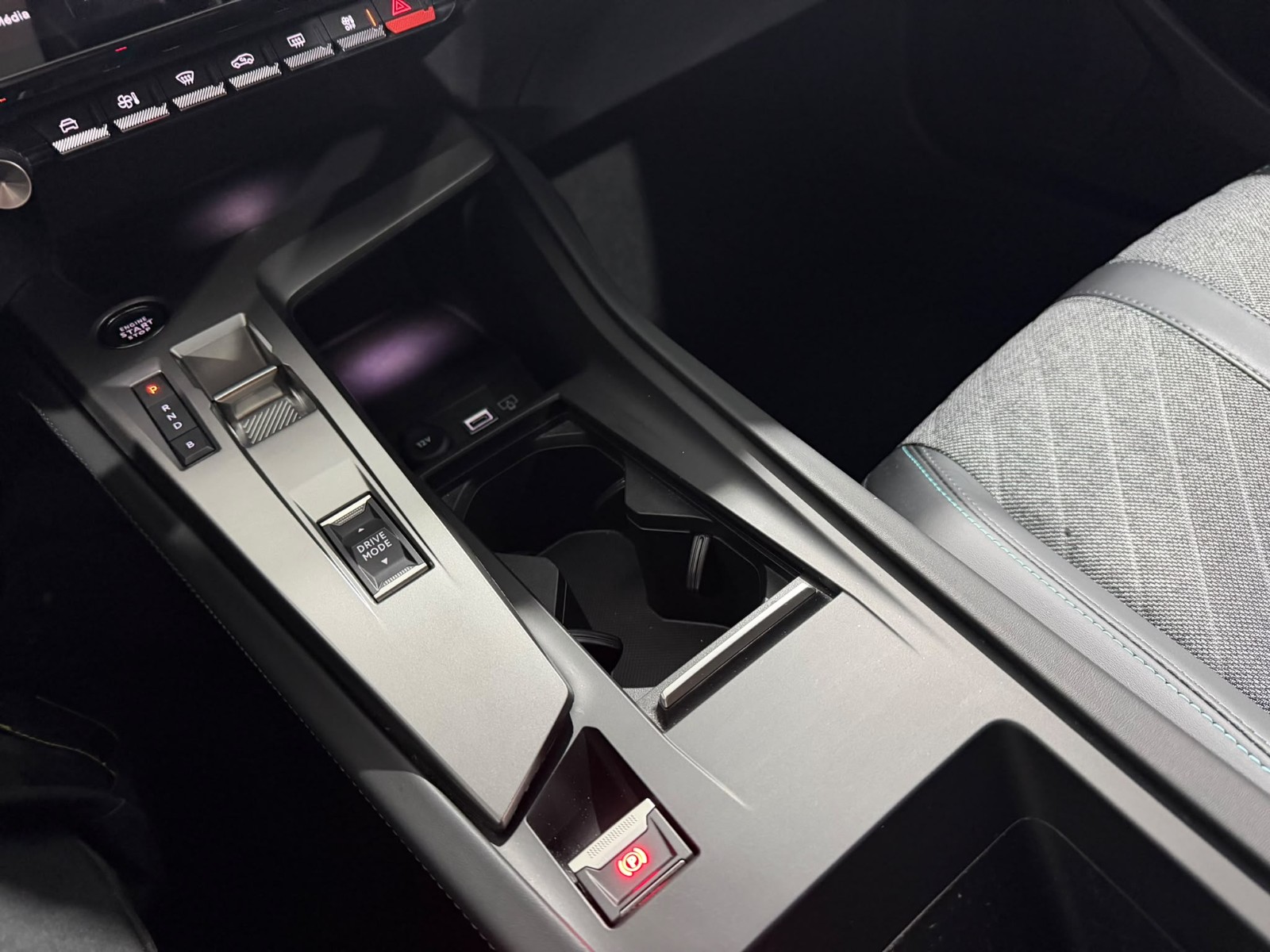 Peugeot 408 2024 photo 15