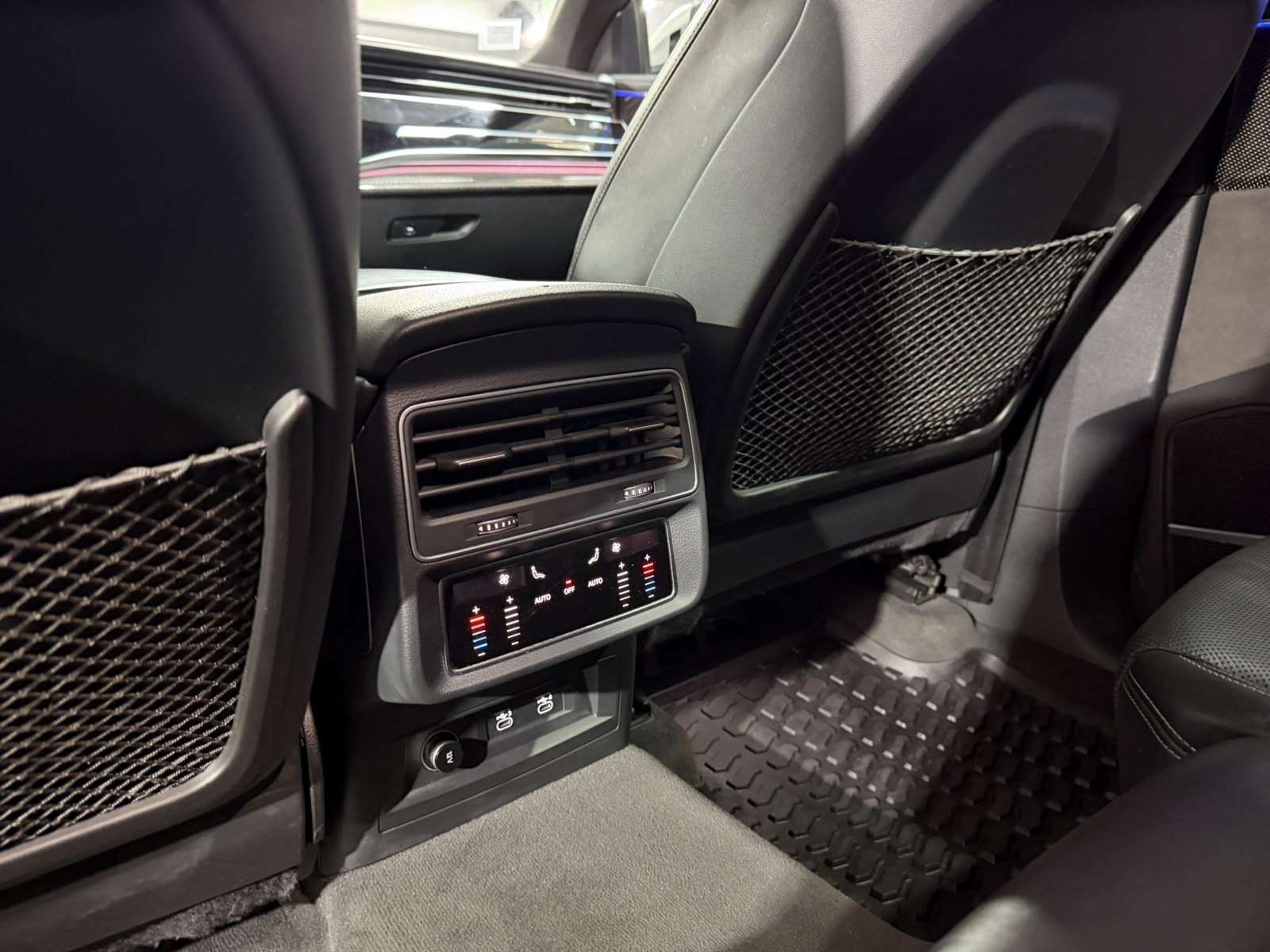 Audi Sq8 2020 photo 19