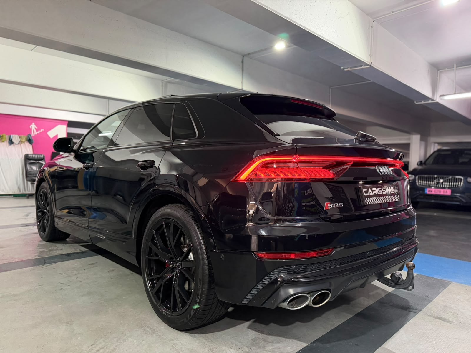 Audi Sq8 2020 vue arrière ou latérale