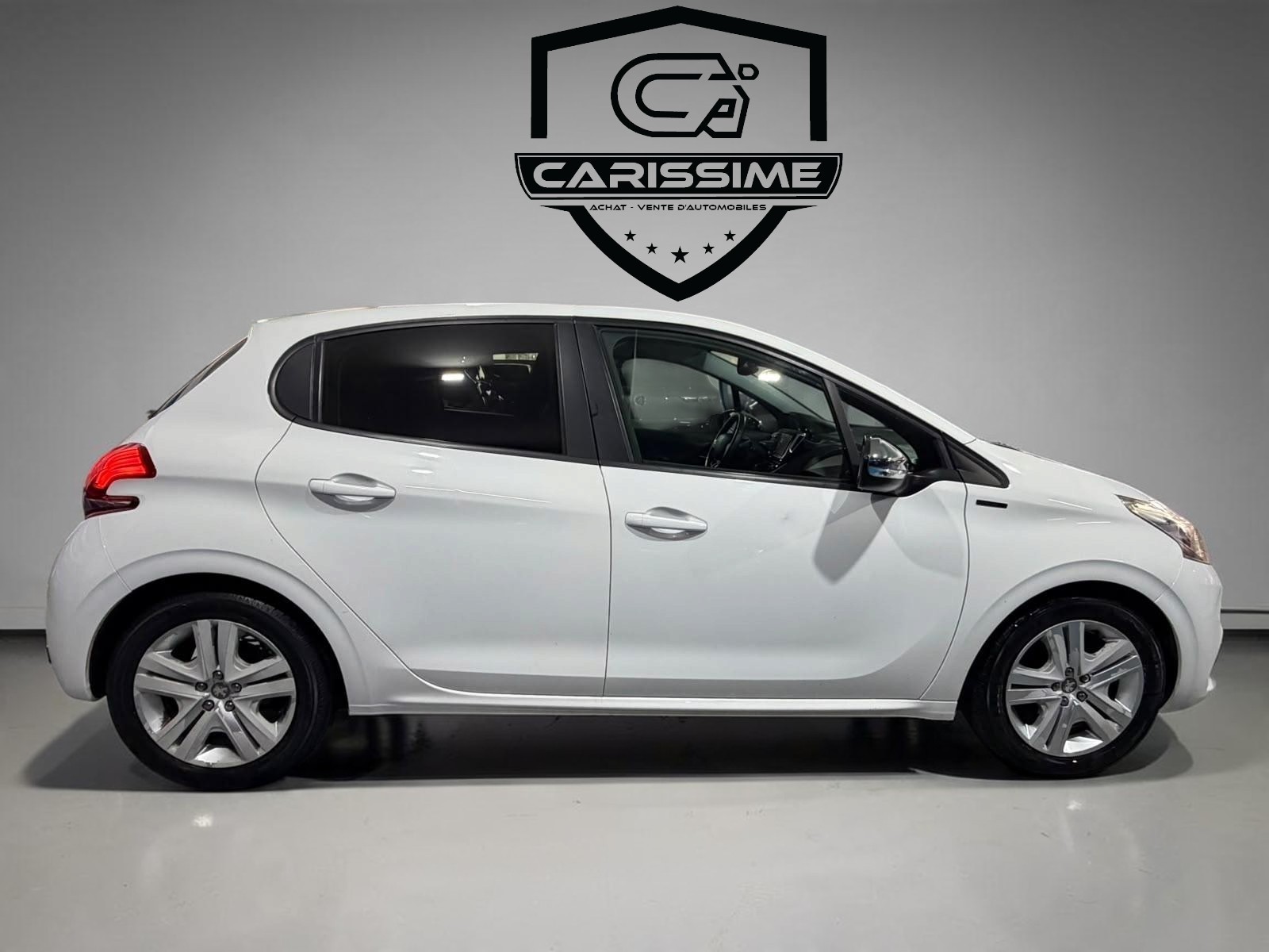 Peugeot 208 2019 vue arrière ou latérale