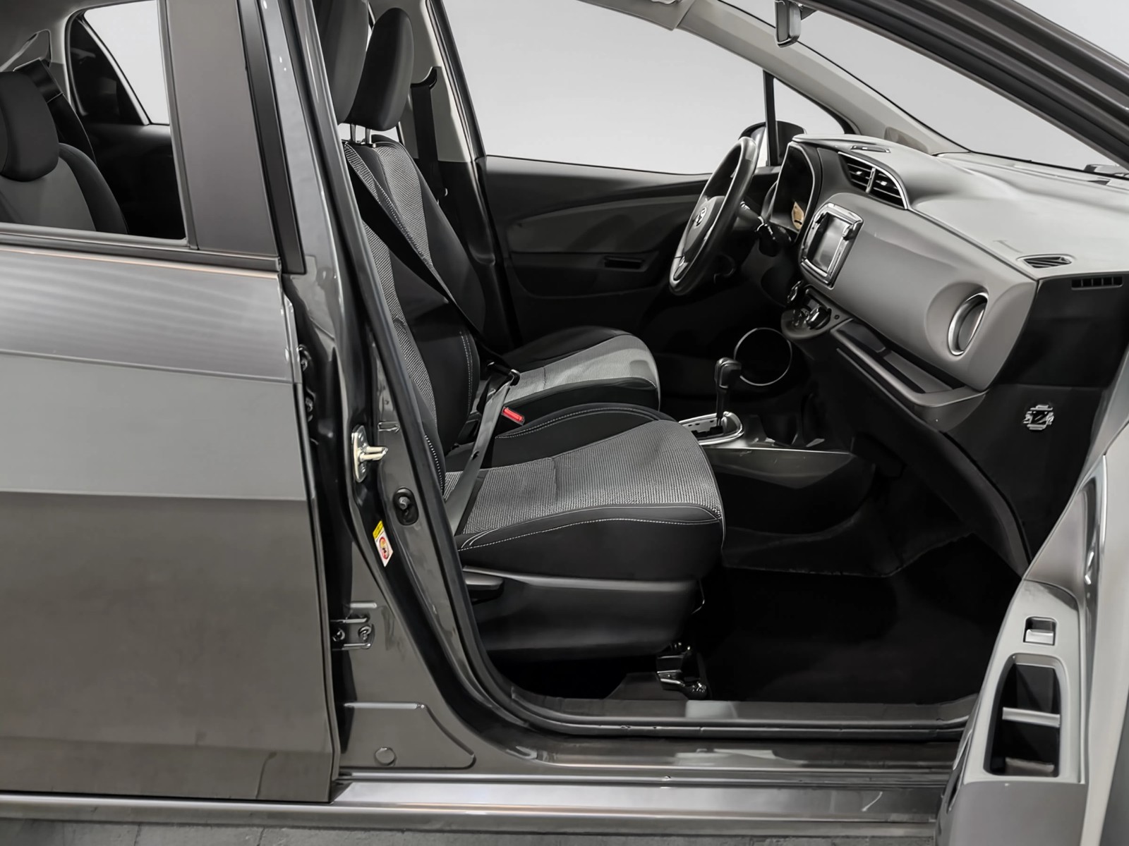 Toyota Yaris 2015 détail intérieur