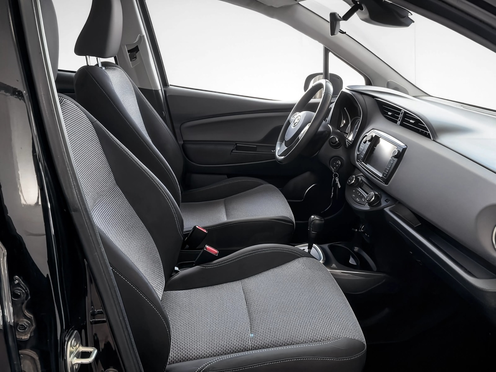 Toyota Yaris 2016 coffre ou espace arrière
