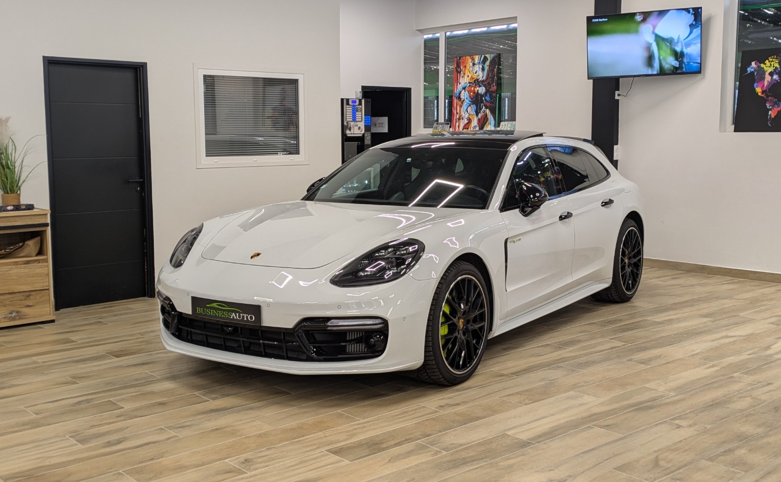 PORSCHE PANAMERA Turbo S 4.0 V8 680cv PDK Hybrid Sport Turismo / Blanc Carrara / 53000€ d'options
