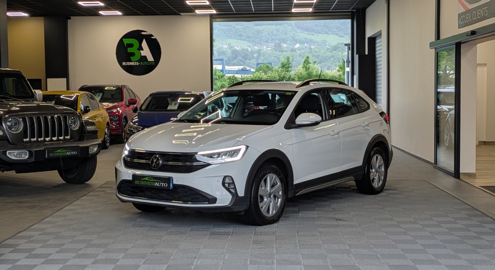 VOLKSWAGEN TAIGO 1.0 TSI 110cv BVM6 Life Business / GPS / CarPlay / Caméra de recul