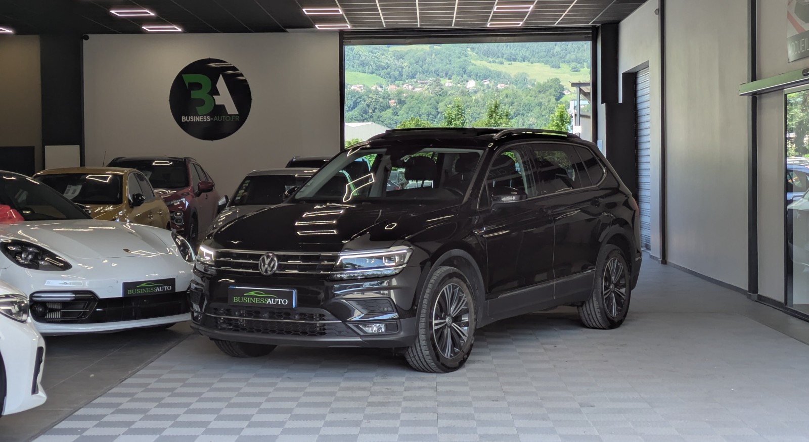 VOLKSWAGEN TIGUAN ALLSPACE 2.0 TDI 150cv DSG7 4Motion Carat / Toit Ouvrant / 7 Places / Caméra de recul / Select Drive / CarPlay