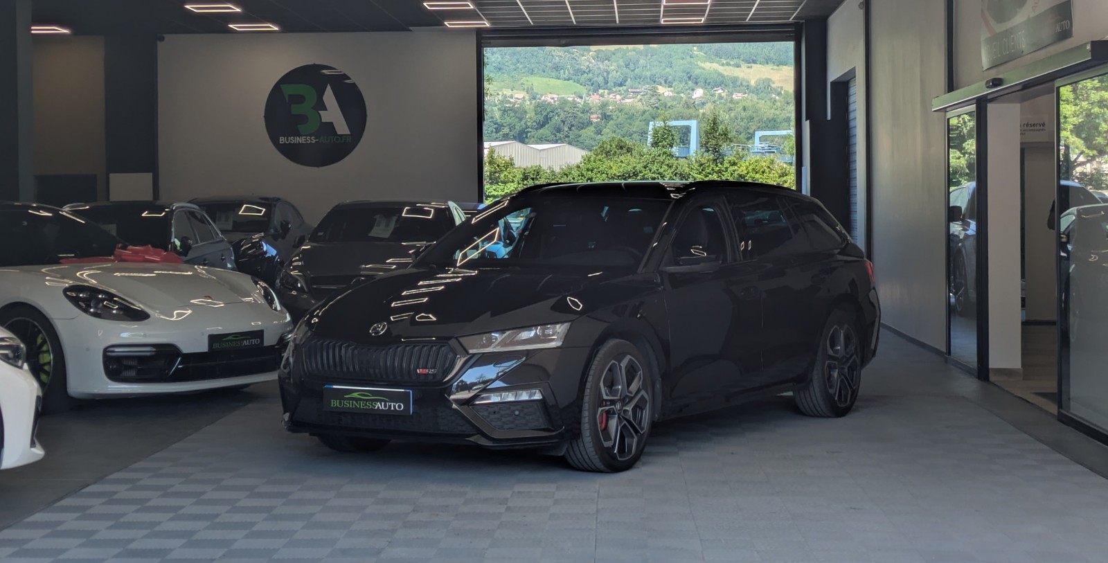 SKODA OCTAVIA 2.0 TSI 245cv DSG7 RS / Camera / CarPlay / Volant et Sièges Chauffants