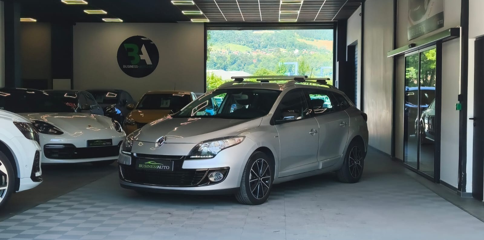 RENAULT MEGANE III ESTATE 1.6 dCi 130cv Edition Bose / GPS / Clim Auto / Crit'Air 2