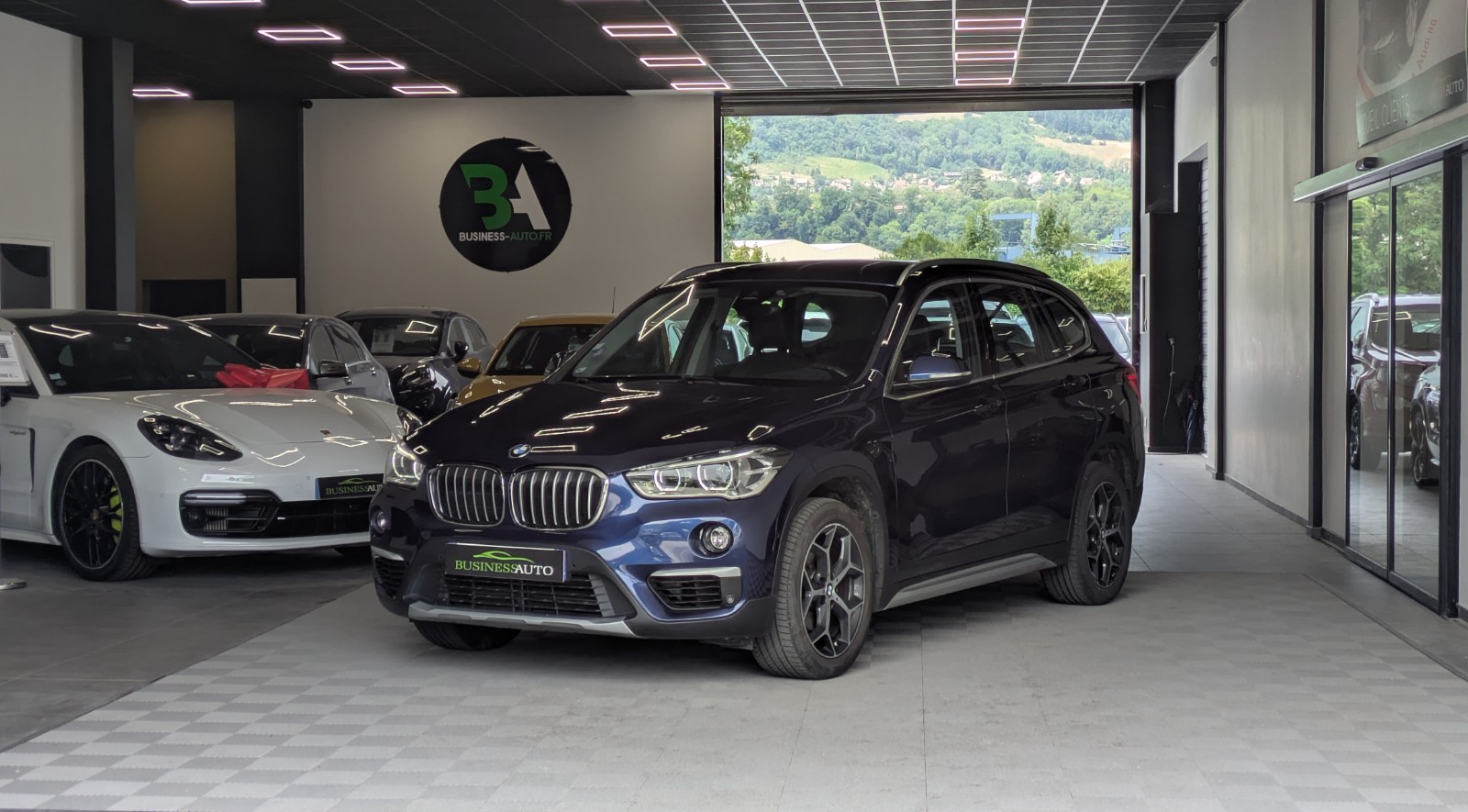 BMW X1 F48 LCI sDrive 18i 140cv xLine / Sièges Chauffants / GPS / Camera