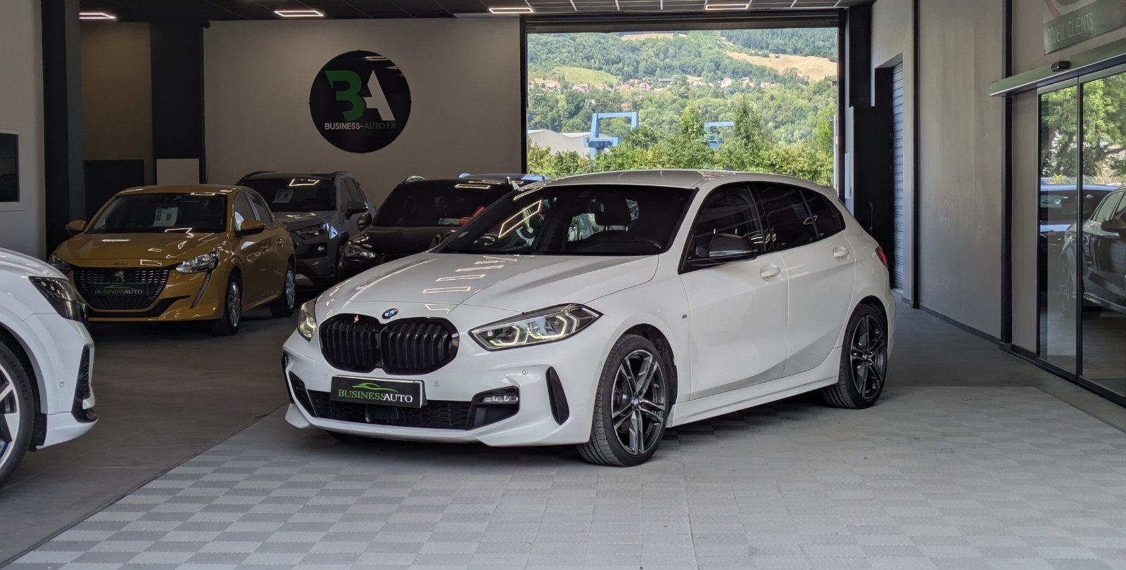 BMW SERIE 1 F40 118d 150cv BVA8 M Sport / Affichage Tete Haute / CarPlay / Camera