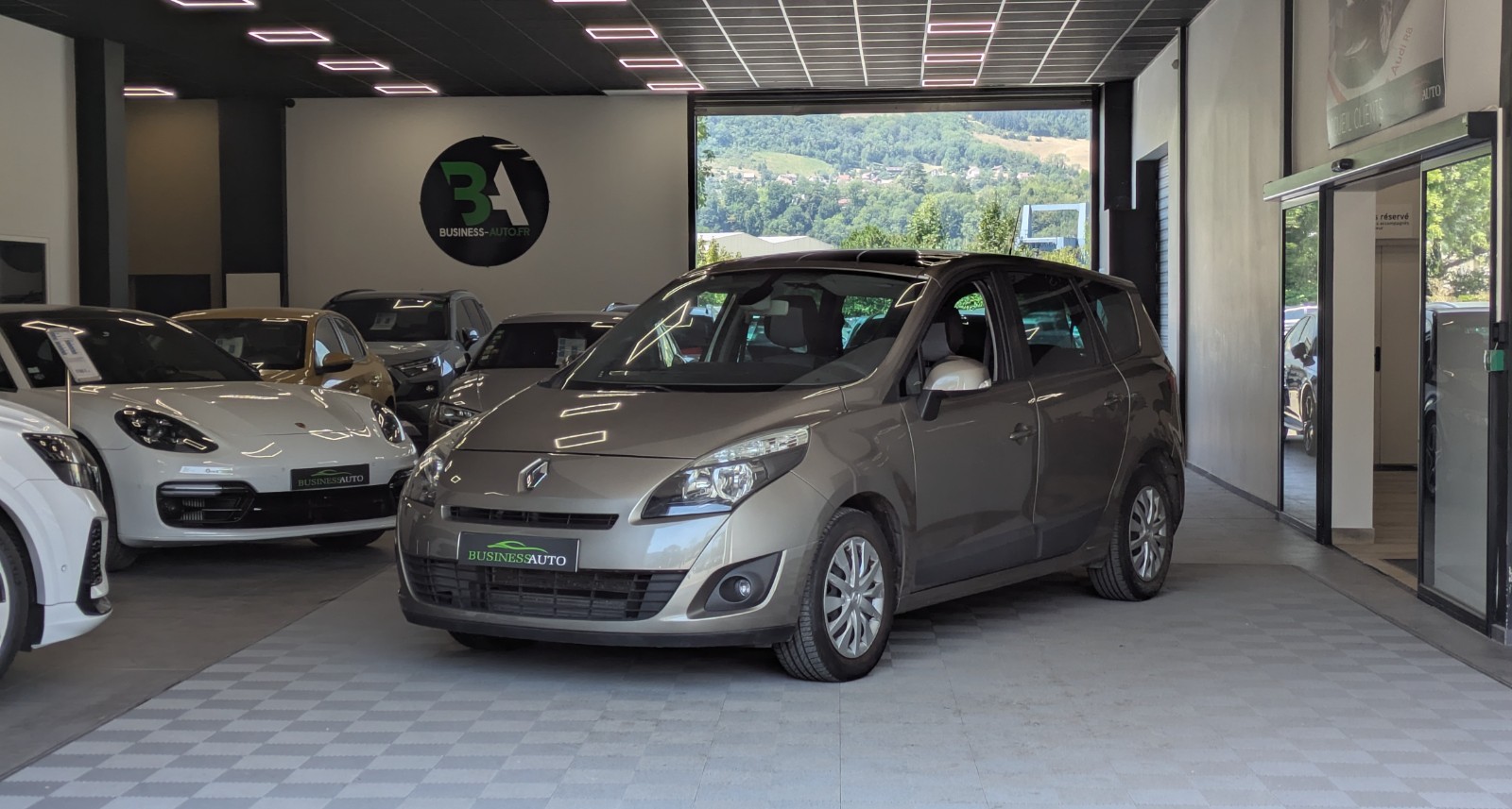 RENAULT GRAND SCENIC III dCi 110cv Privilège / Toit Ouvrant / GPS / Clim Auto