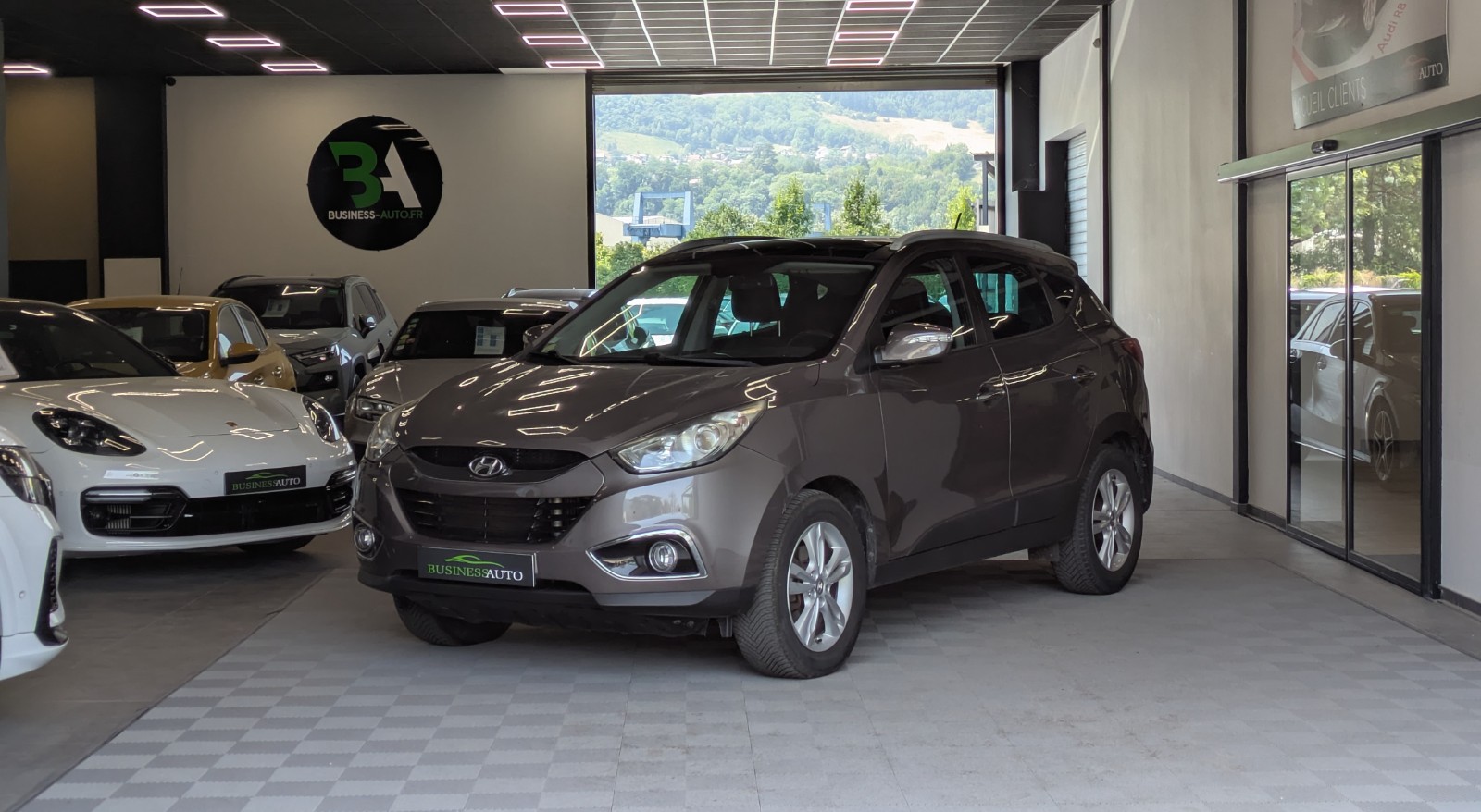 HYUNDAI ix35 2.0 CRDi 136cv 4WD Pack Inventive Limited / Toit Panoramique / GPS / Camera