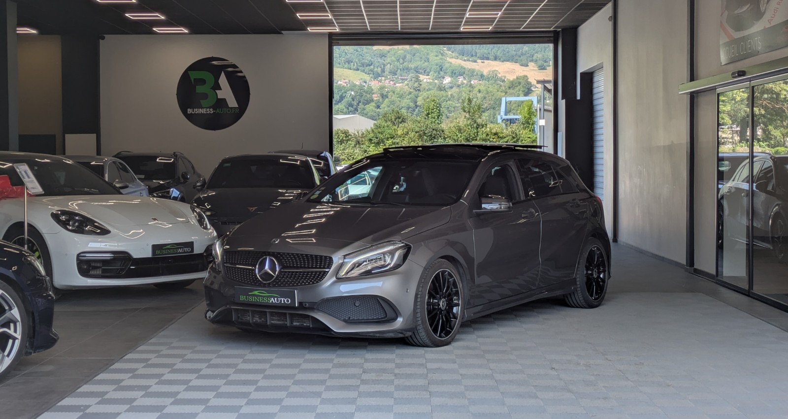 MERCEDES CLASSE A 200 d 136cv 7G-DCT 4-Matic Fascination / Pack AMG / Toit Ouvrant / Grand Ecran / Camera