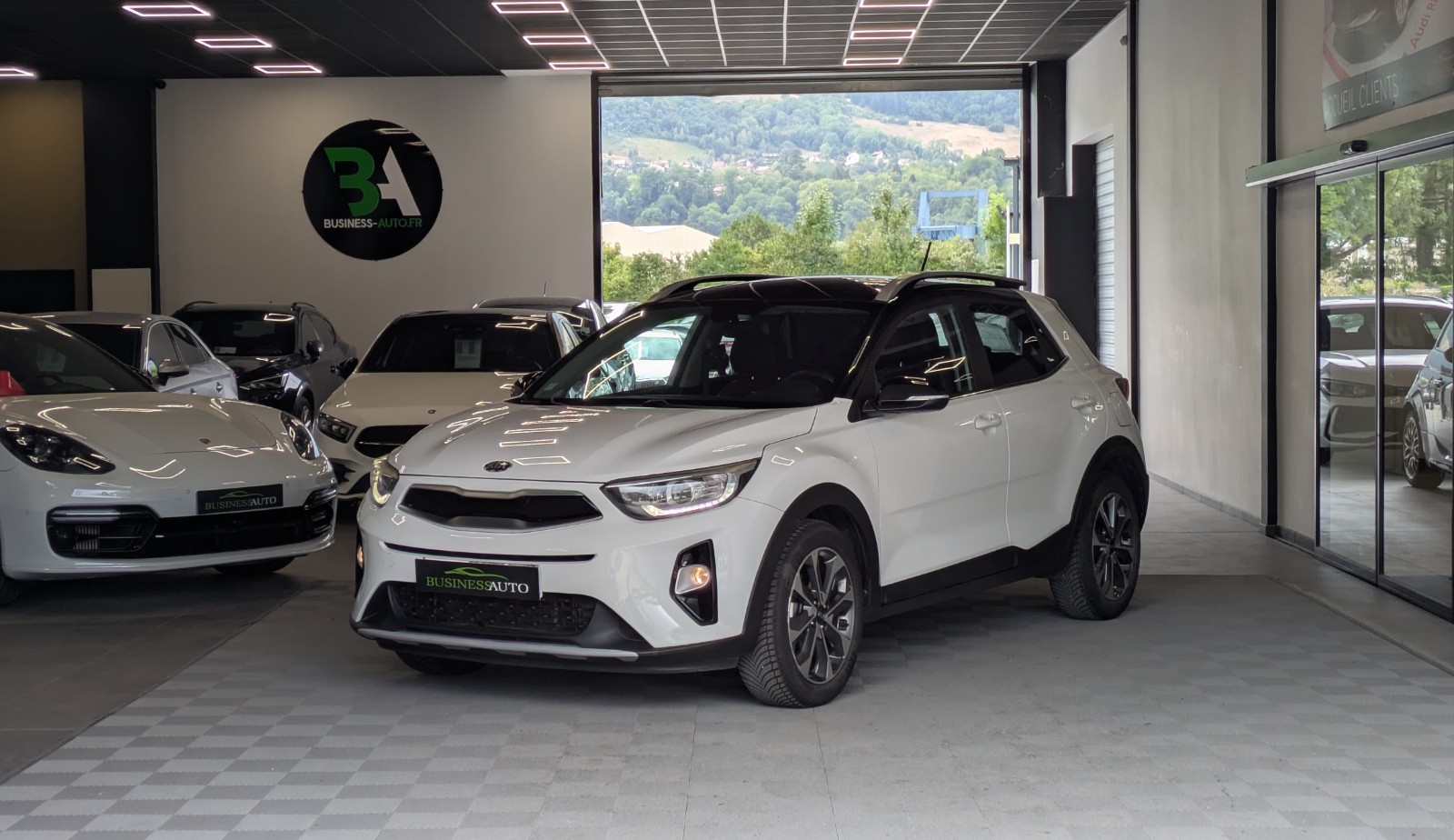 KIA STONIC 1.0 T-GDi 120cv Launch Edition / GPS / CarPlay / Camera