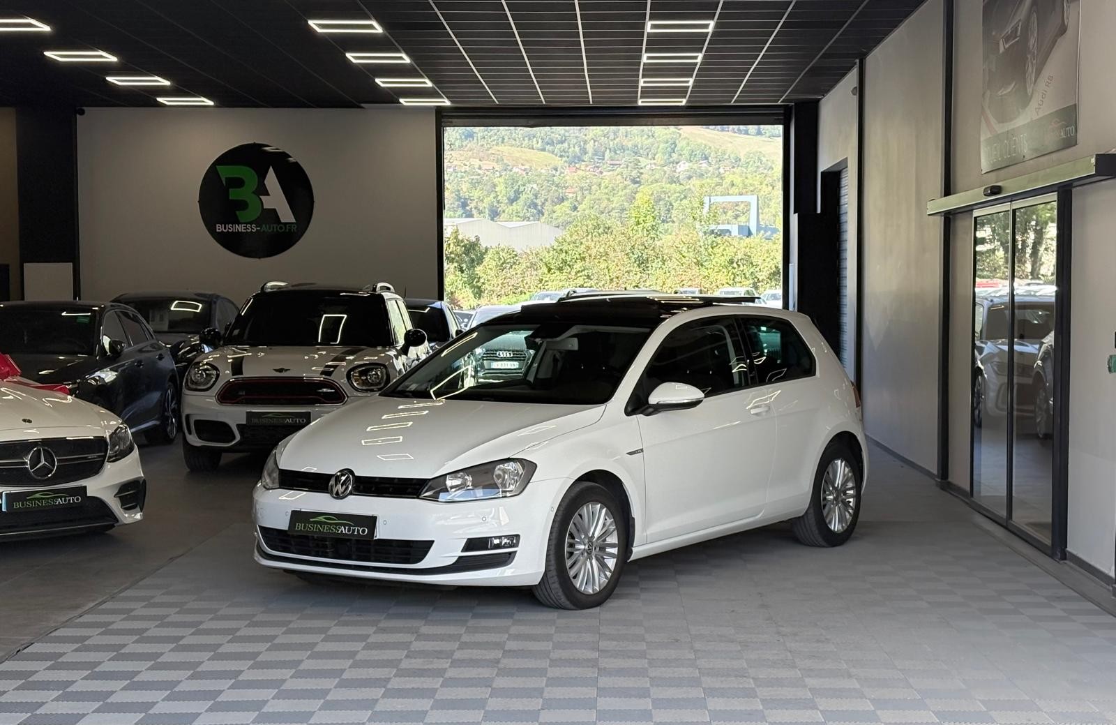 VOLKSWAGEN GOLF