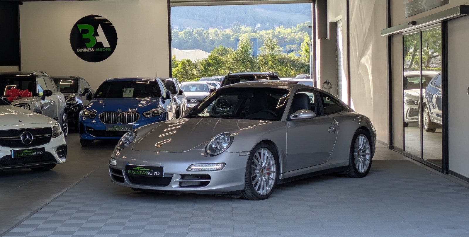 PORSCHE 911