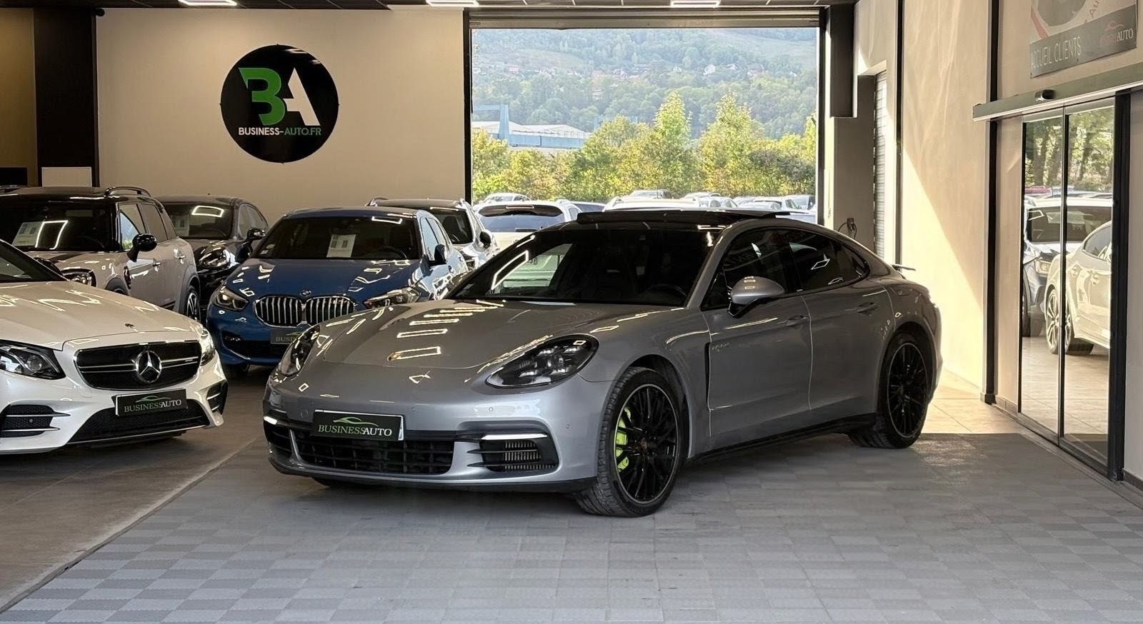 PORSCHE PANAMERA