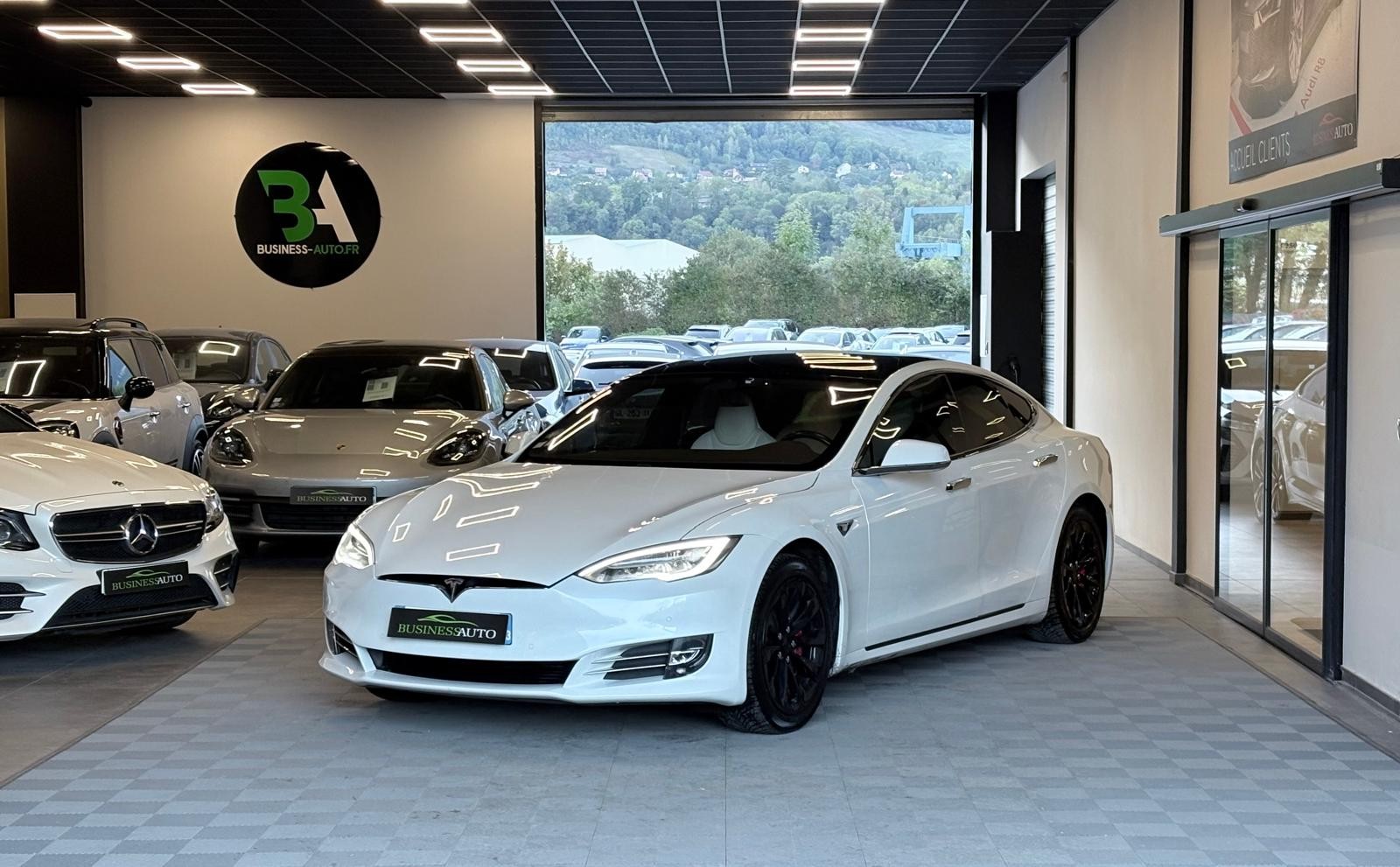 TESLA MODEL S