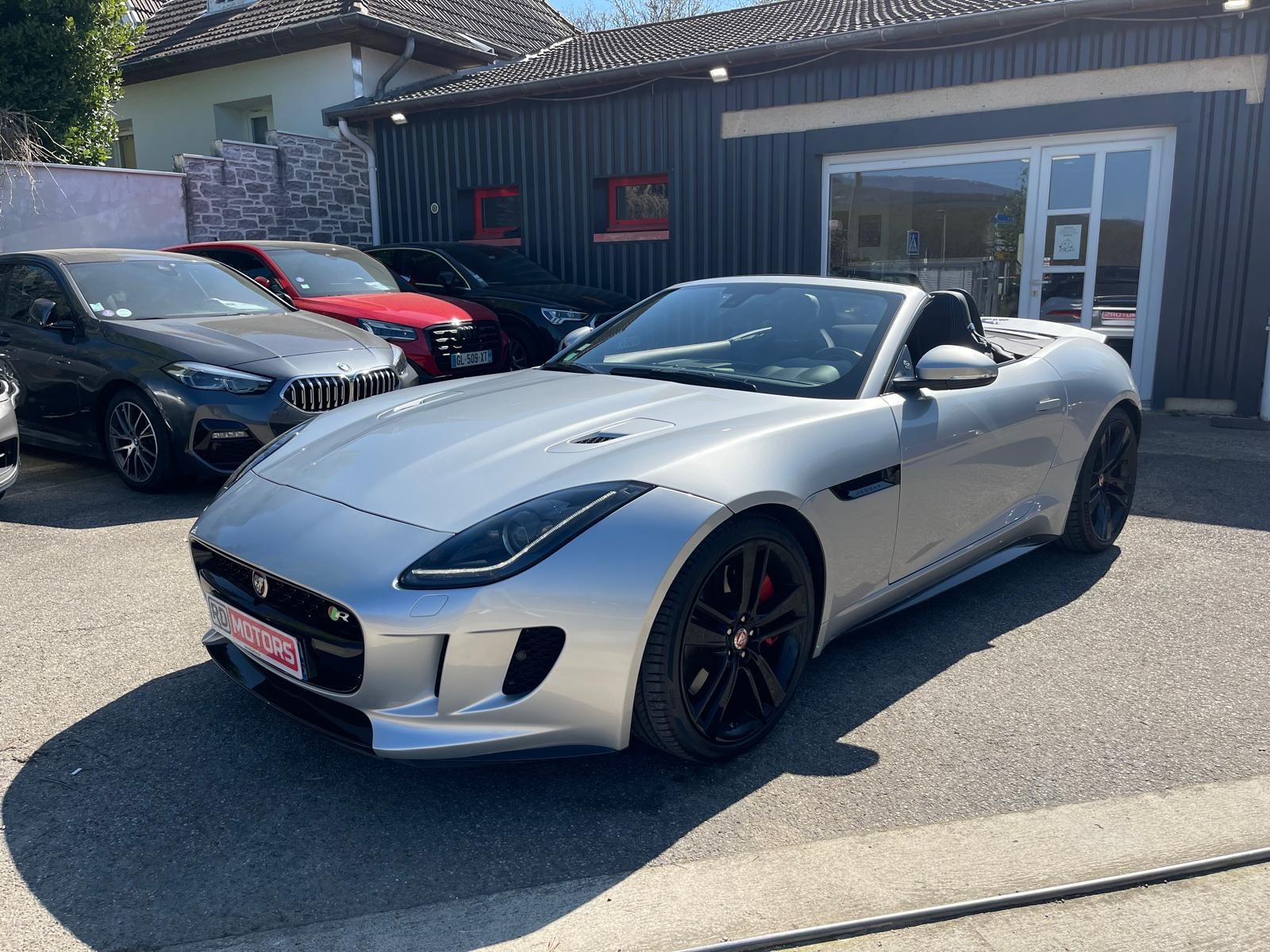 JAGUAR F-TYPE CABRIOLET V8 5L Essence Suralimente 550 ch BVA8 AWD R