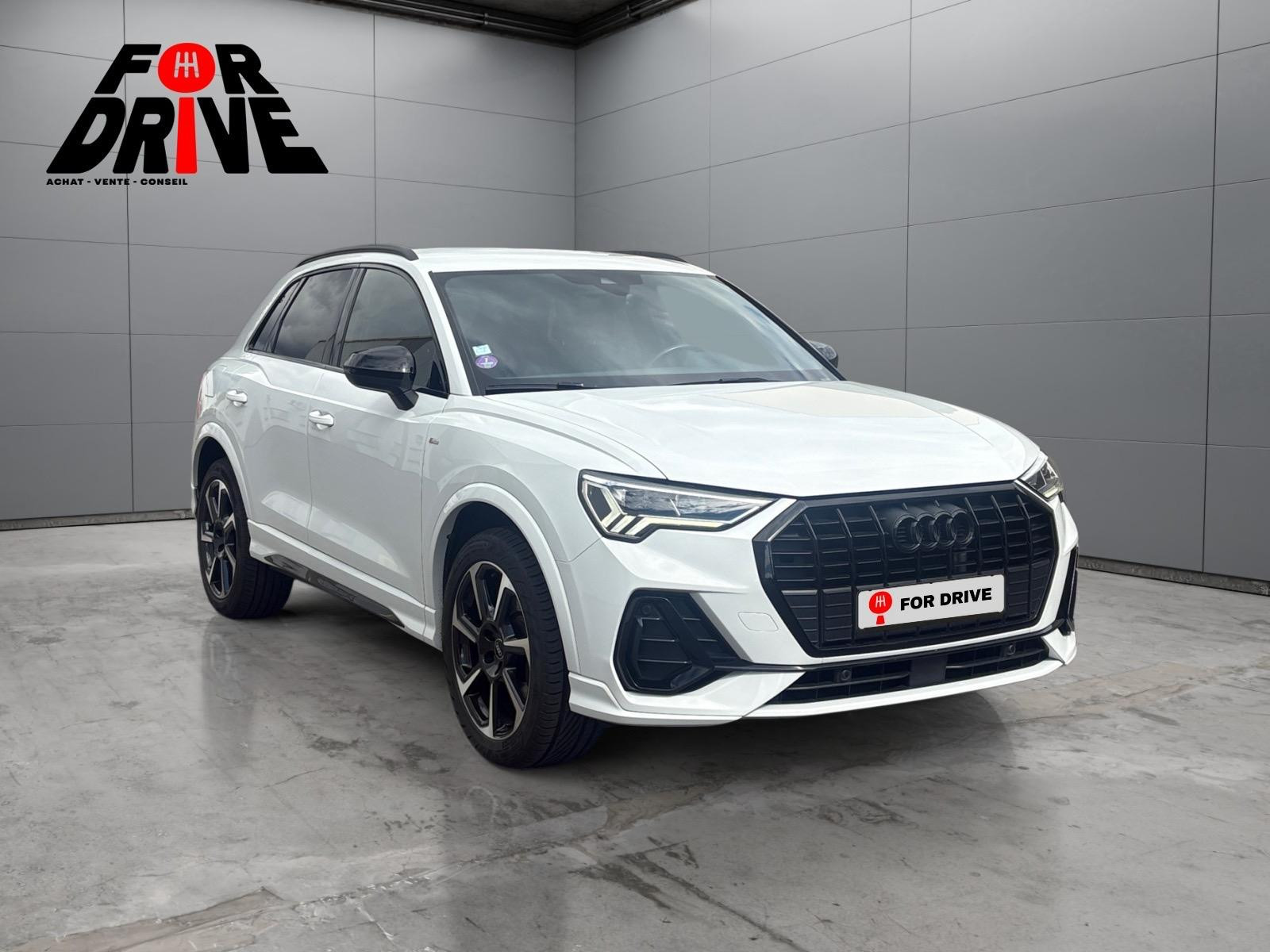 AUDI Q3 Q3 45 TFSIe 245 ch S tronic 6 S line / ENTRETIEN COMPLET