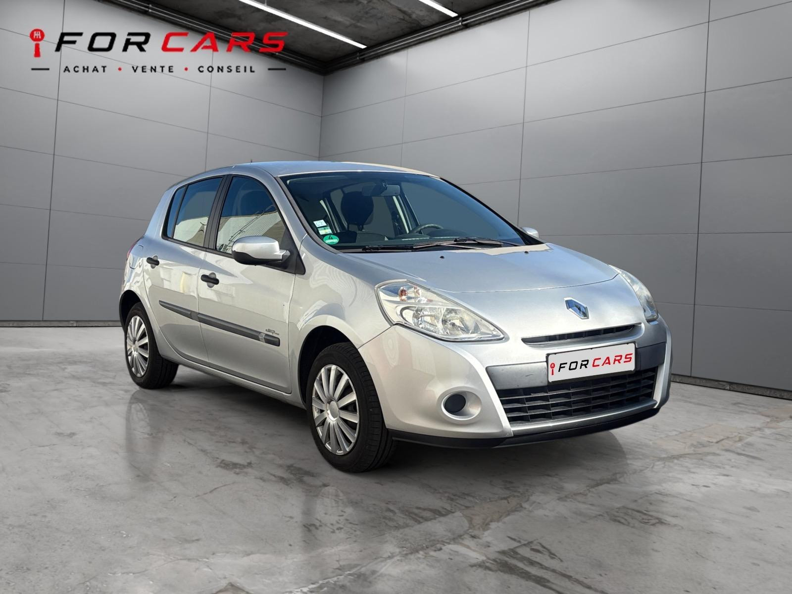 RENAULT CLIO III 1.2 16V 75 eco2 Expression Clim Euro 5 / CARNET D'ENTRETIEN DISPONIBLE