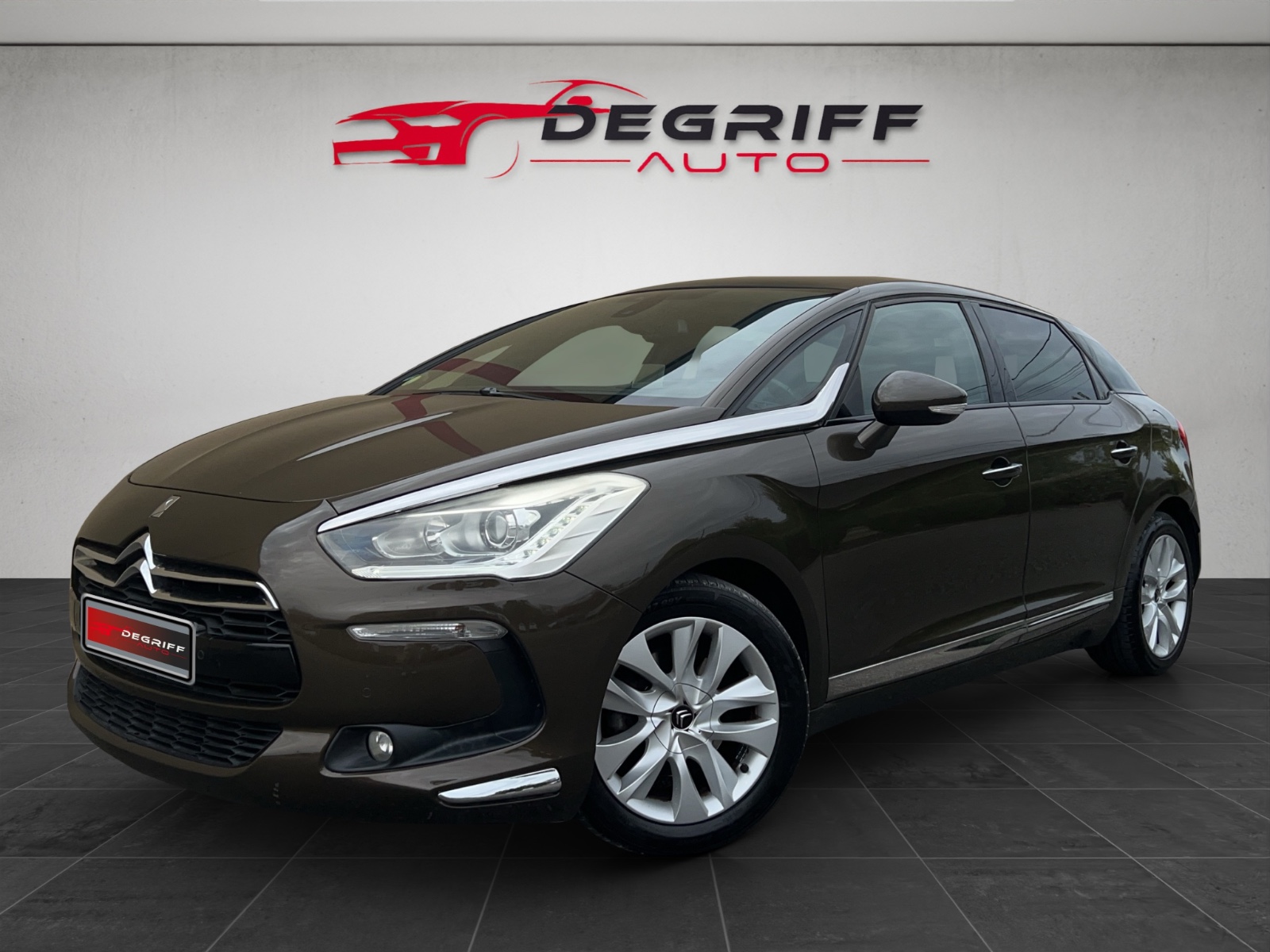 CITROEN DS5 e-HDi 115 Airdream So Chic BMP6