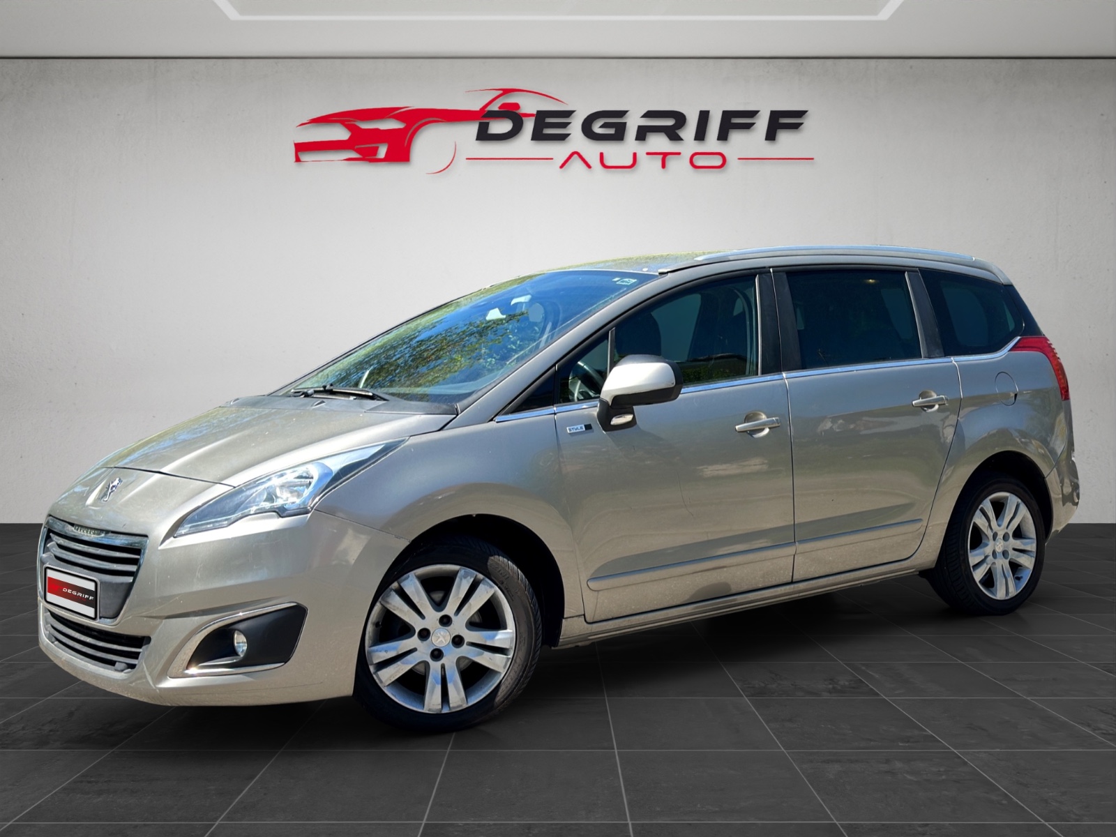 PEUGEOT 5008 1.6 BlueHDi 120ch S&S EAT6 7 Places Allure