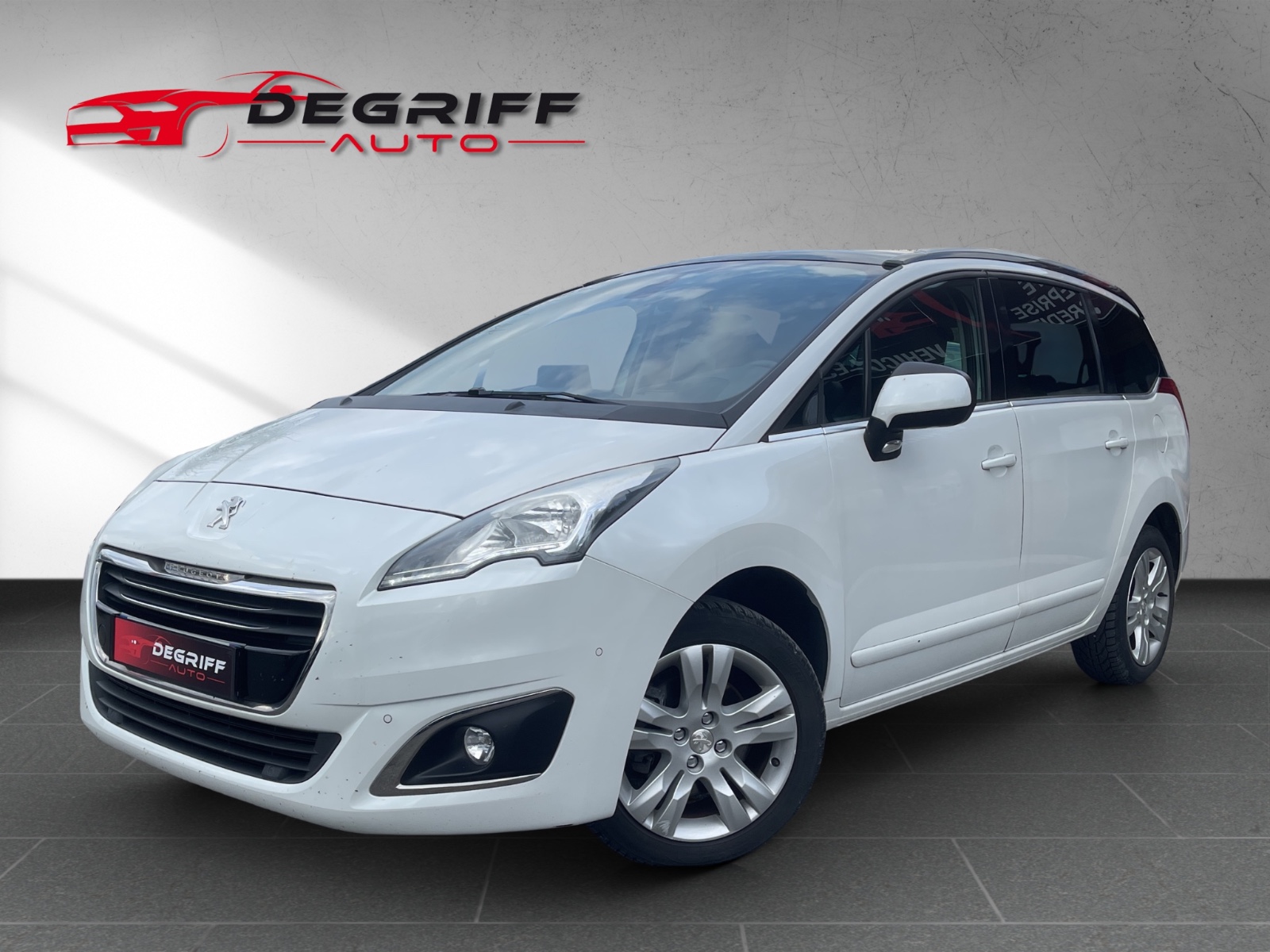 PEUGEOT 5008 1.2 TURBO 130ch S&S BVM6 7 Places Allure
