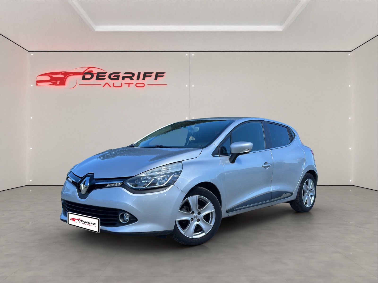 RENAULT CLIO IV TCe 120 Intens EDC